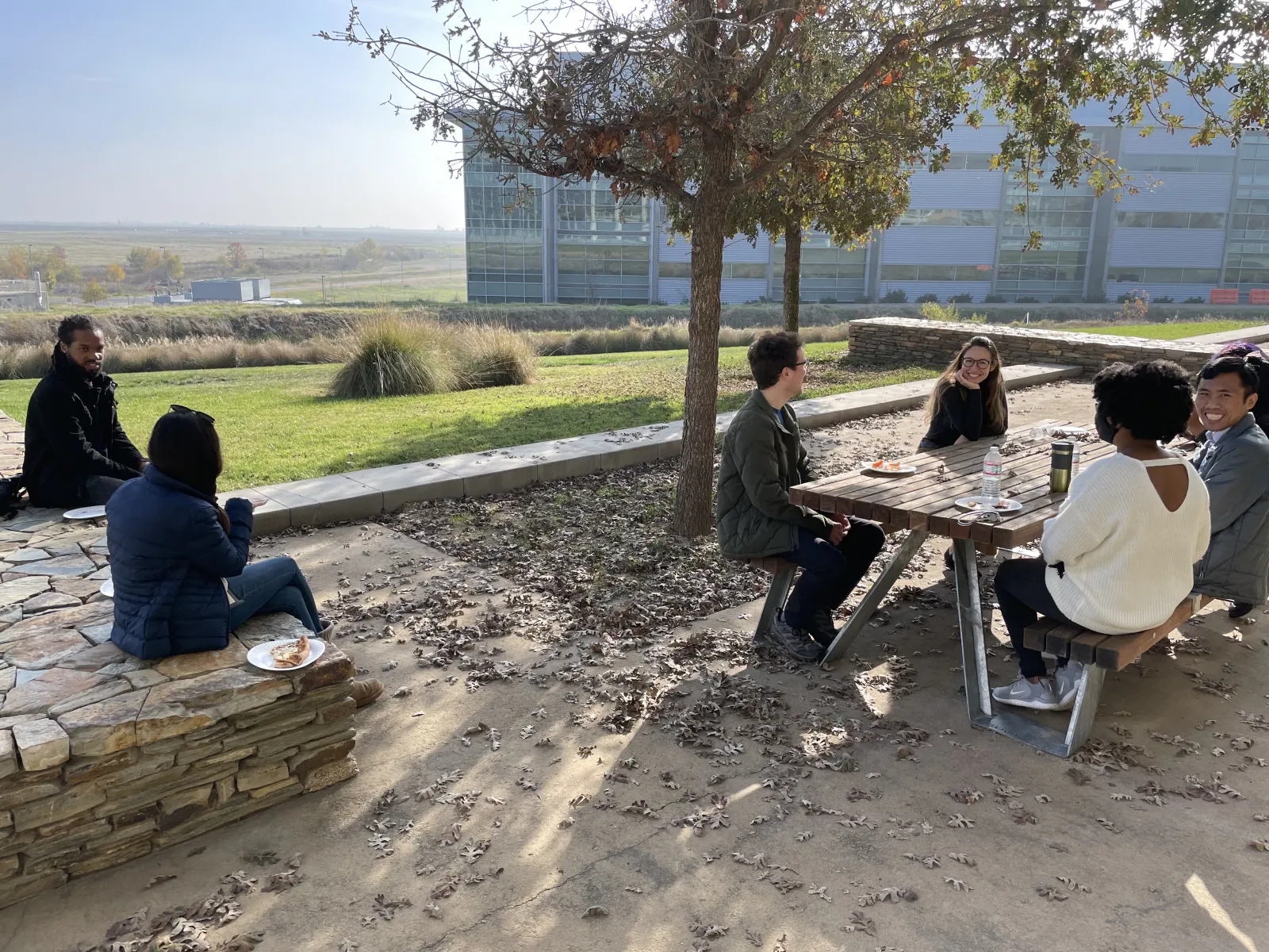 Joint LInC and Marghetis Lab pizza lunch, Fall 2021